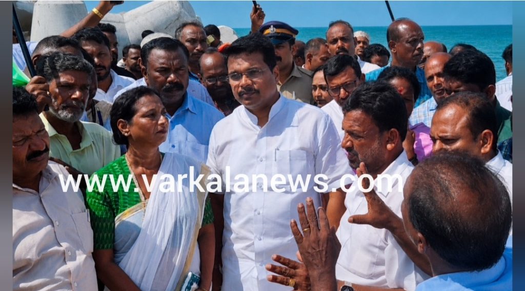 മുതലപ്പൊഴി സന്ദർശിച്ച് ഫിഷറീസ് വകുപ്പ് മന്ത്രി; പ്രശ്നപരിഹാരത്തിന് തുടർനടപടികൾ വേഗത്തിലാക്കുമെന്ന് ഉറപ്പ്